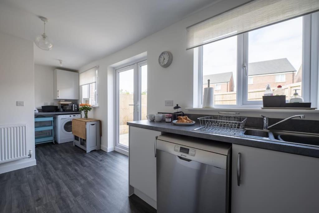 Cosy 3 Bed Near Beaches, Cardiff & Brecon Beacons Coity Extérieur photo